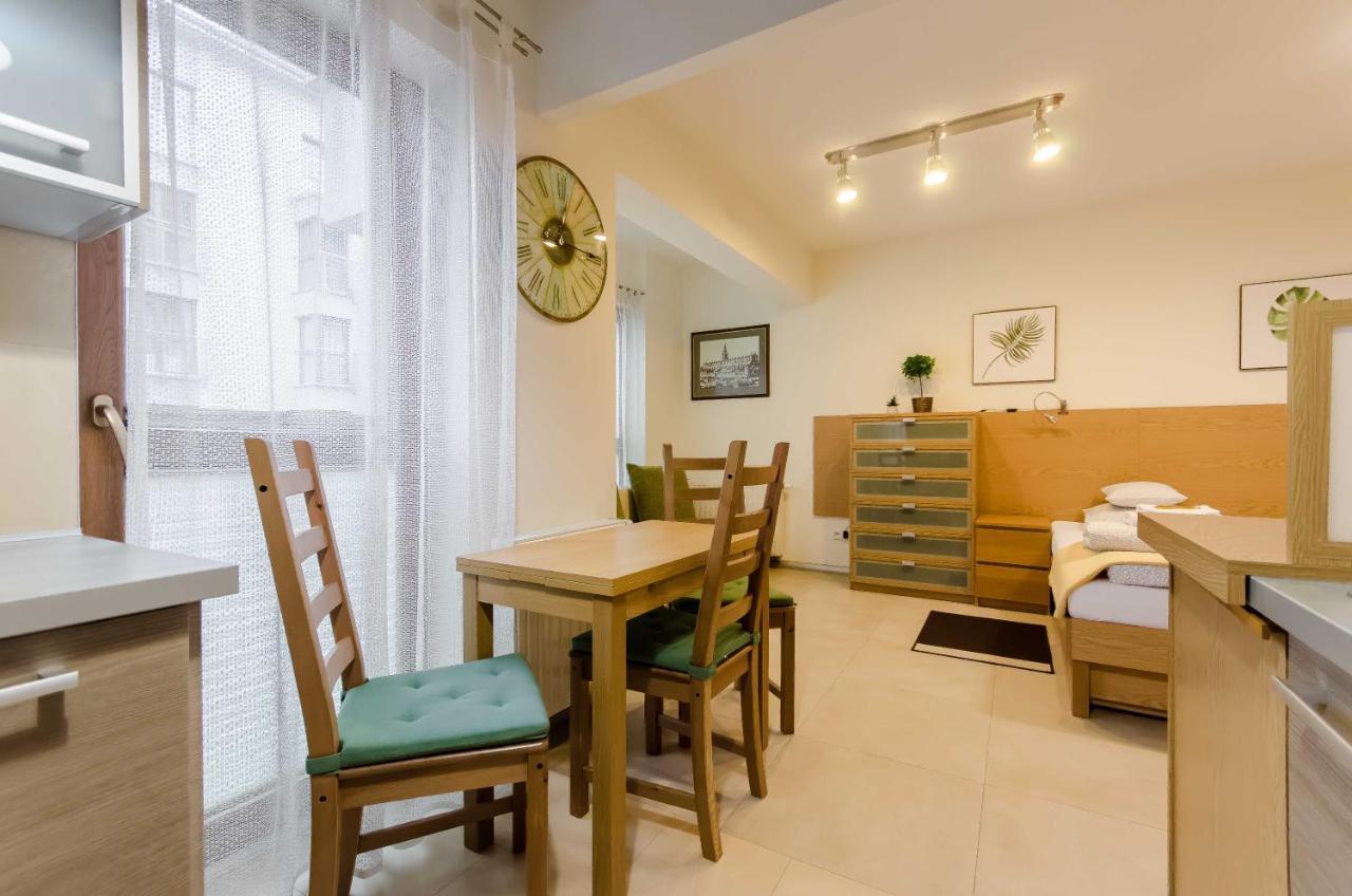 Family Apartments - Private Parking Krasków Εξωτερικό φωτογραφία
