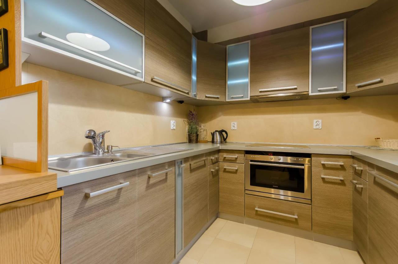 Family Apartments - Private Parking Krasków Εξωτερικό φωτογραφία