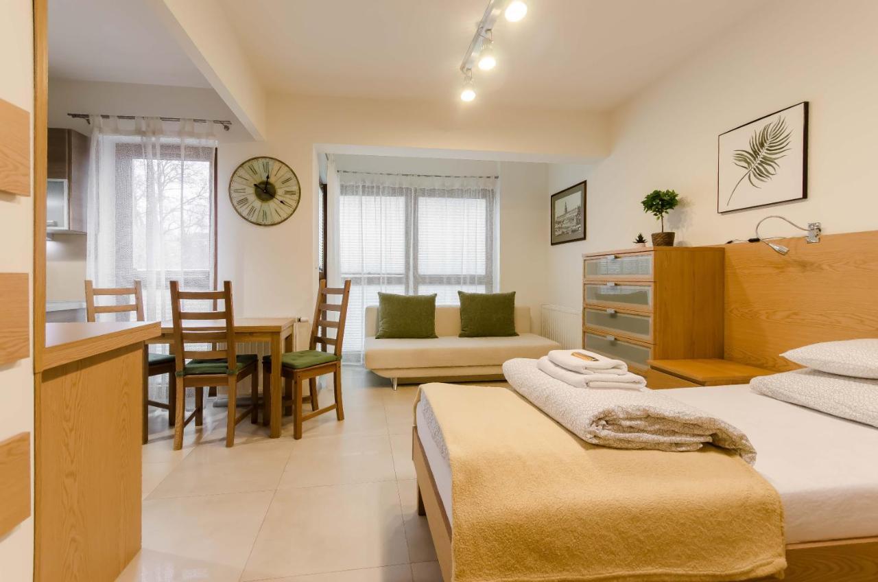 Family Apartments - Private Parking Krasków Εξωτερικό φωτογραφία
