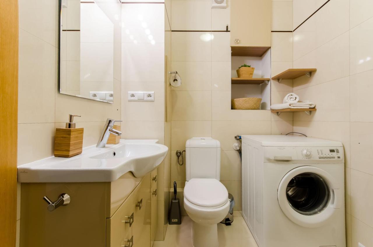 Family Apartments - Private Parking Krasków Εξωτερικό φωτογραφία